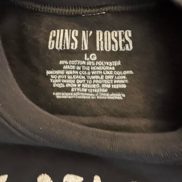 Black Guns and Roses Crewneck Size Large Brand New - Picture 2 of 3